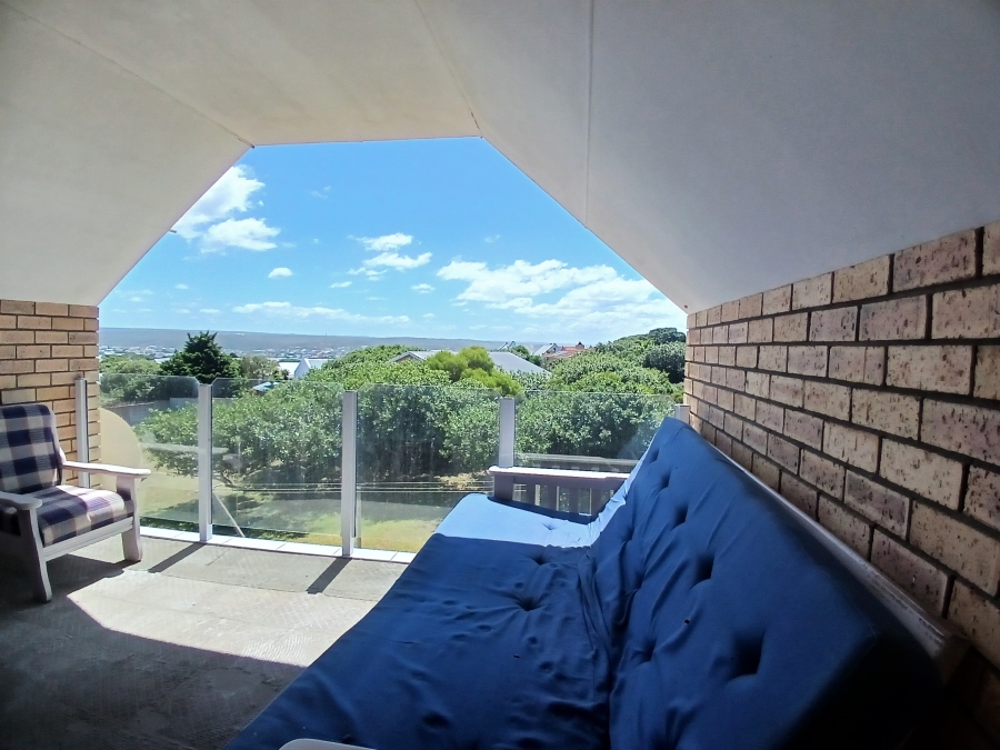 2 Bedroom Property for Sale in Stilbaai Wes Western Cape